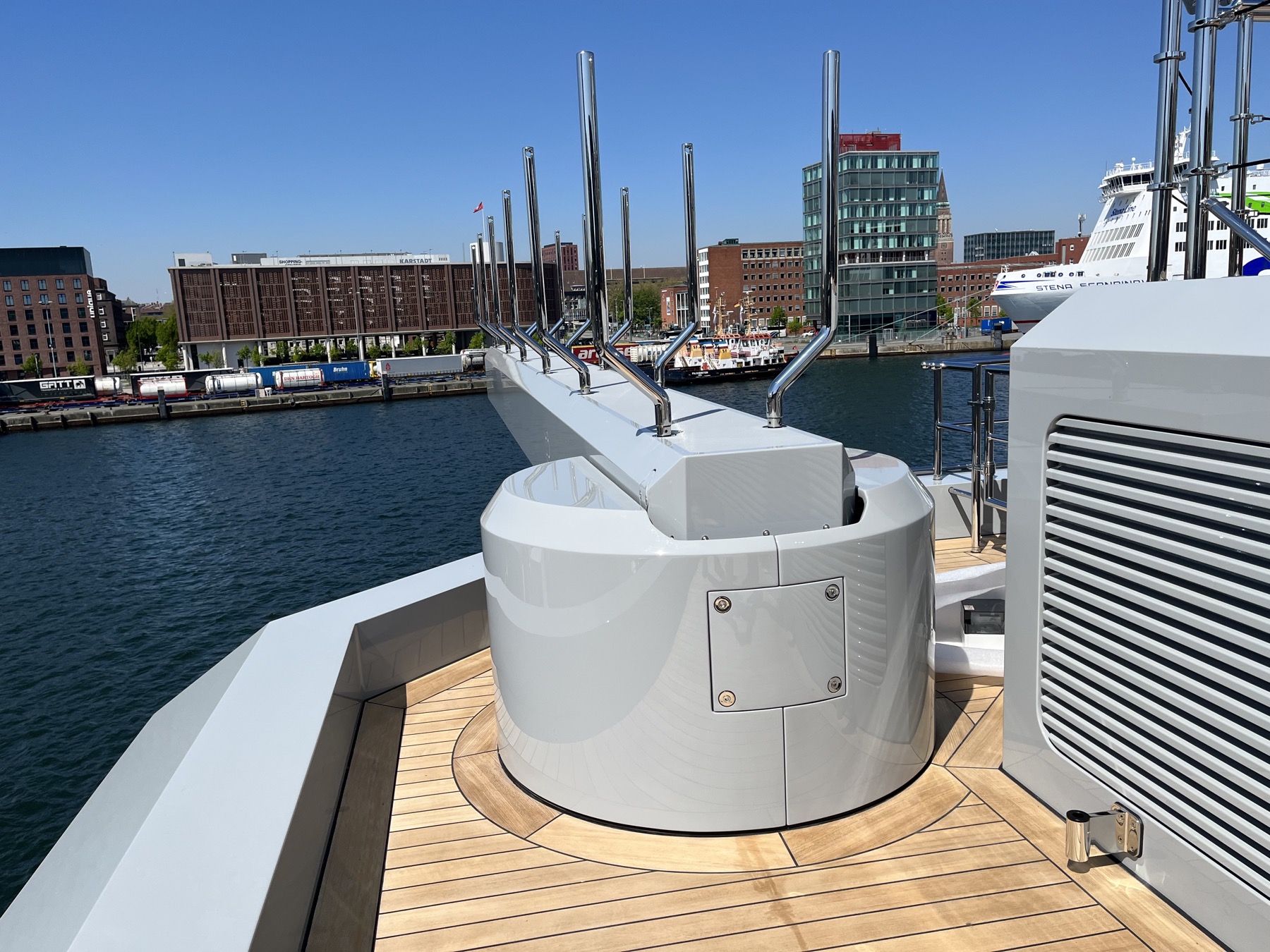 Teleskopierbarer Bord-Kran